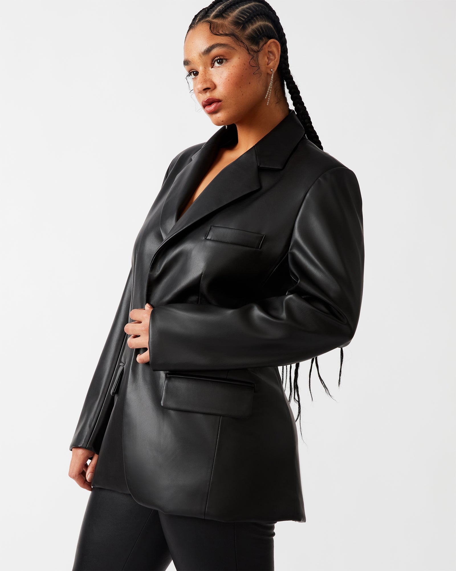 STEVEMADDEN_APPAREL_BN302128_BLACK_03